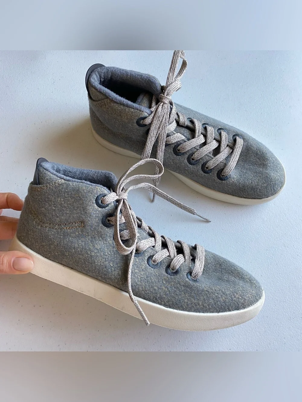 Allbirds Woman’s Size 7 Charcoal Grey Mid Top Lace-up Wool Knit Sneaker